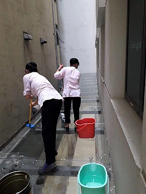 Dịch vụ vệ sinh duy trì hàng ngày tòa nhà văn phòng, chung cư